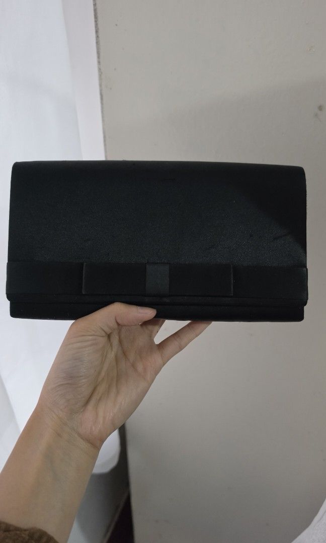 Black Accordion Clutch (Category: Clutches) located in Baguio. Submitted by jap_dugenes (Listing ID 1459809751, Image 1). Description: Japan #skirt #quality #branded #fashion #trendy #love #women #ootd #casual #wear #clothing #korean #sexy #Denim #sexy #shorts #dress #authentic #Longsleeves #Polo #Top for #Men and #Women #Unisex.