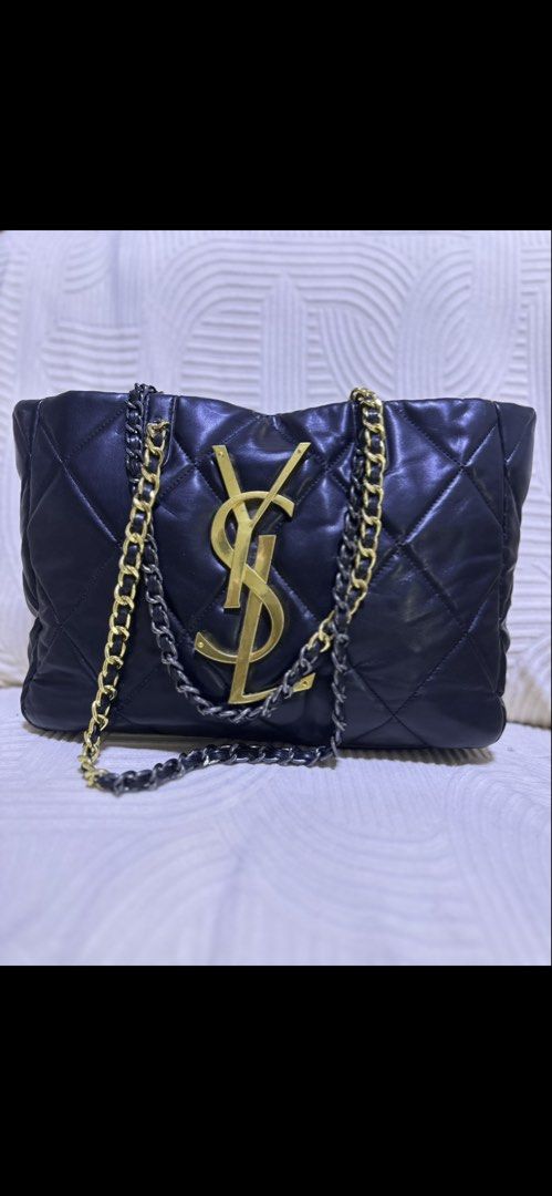 Black Quilted Oversized Chain Shoulder Tote Bag (Category: Tote Bags) located in San Fernando. Submitted by prelovednook2026 (Listing ID 1459708037, Image 1). Description: .