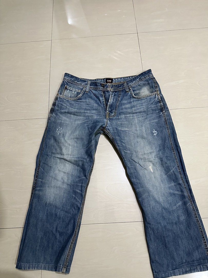 Black Ski Pants (Category: Jeans) located in Manila. Submitted by docards1102 (Listing ID 1459873631, Image 3). Description: 17pcs Pants and shorts Bundle sizes are 32 and 36 For Men All are in good conditions Selling it kasi pumayat na ako.
