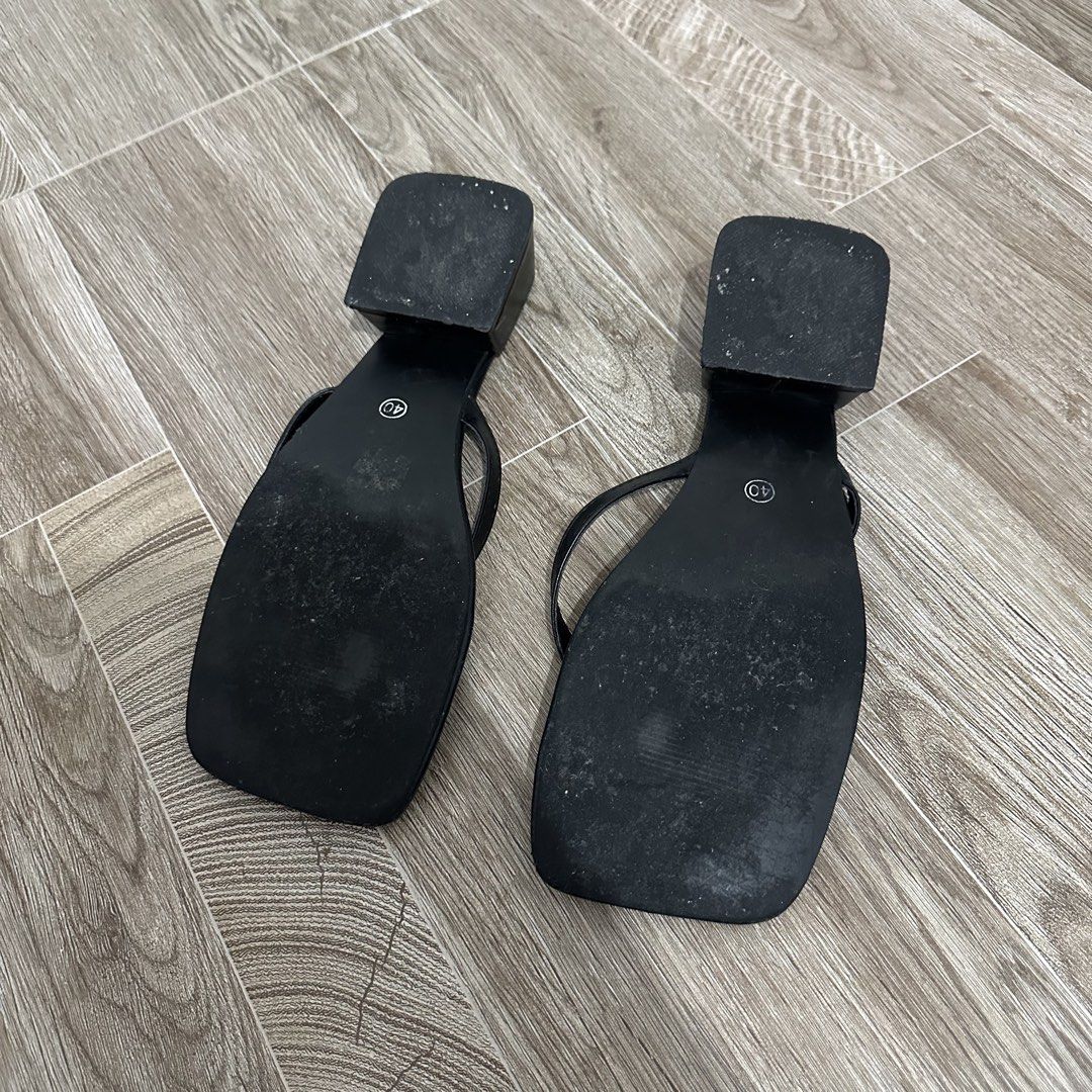 BLACK SQUARE TOE SLIPPER HEELS (Category: Heels) located in Makati City. Submitted by champ4gnemami (Listing ID 1459716055, Image 3). Description: .