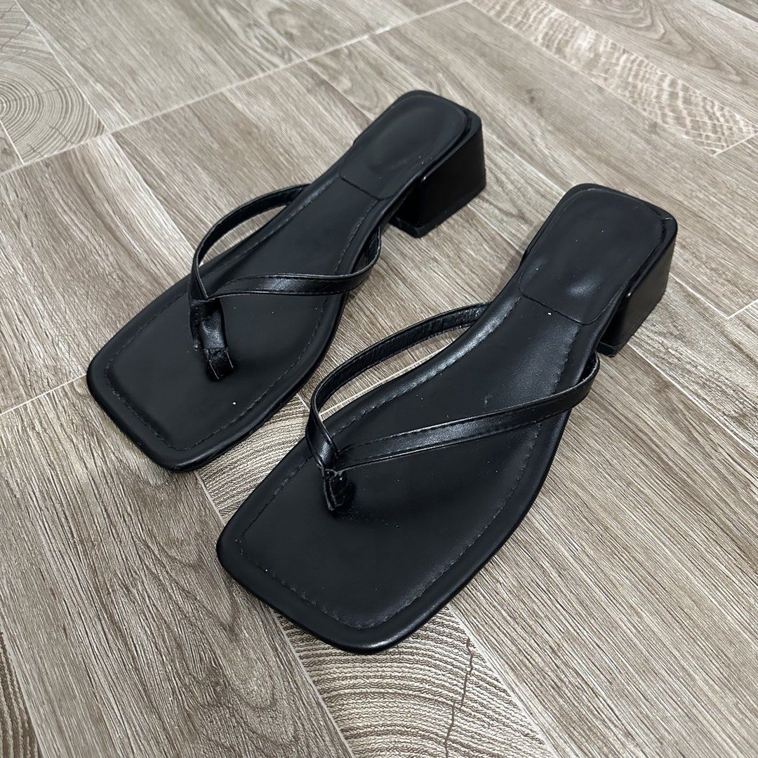 BLACK SQUARE TOE SLIPPER HEELS (Category: Heels) located in Makati City. Submitted by champ4gnemami (Listing ID 1459716055, Image 2). Description: .