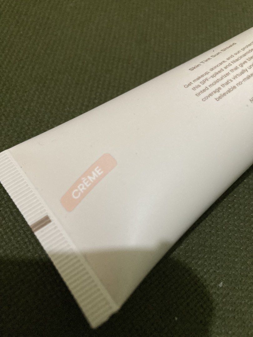 Blk Skin Tint (Creme) (Category: Makeup) located in Dasmarinas. Submitted by _decluttercorner (Listing ID 1459731010, Image 2). Description: rfs: wrong shade.