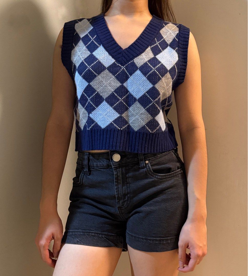 Blue V Neck Vest (Category: Sleeveless) located in San Antonio. Submitted by decluttermemine (Listing ID 1459797689, Image 1). Description: MOP: BPI and GCASH only lalamove/gogo express carried by buyer .