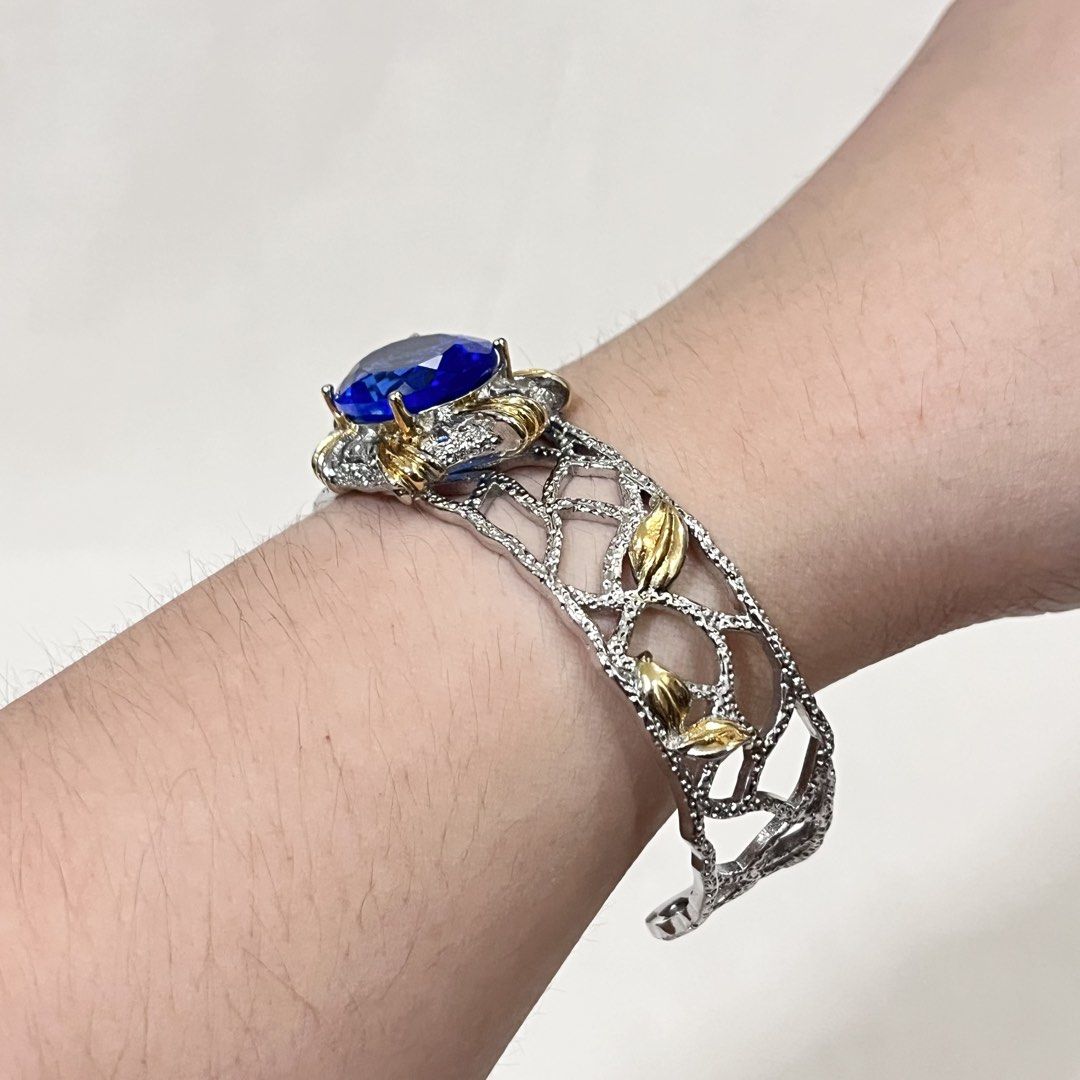 Blue Zircon Gemstone Fashion Accessory Adjustable Stainless Bangle (Category: Bracelets) located in Antipolo. Submitted by aristokai (Listing ID 1459849922, Image 3). Description: ❤️ Super pretty adjustable bangle ❤️ Perfect for special occasions or for performances ❤️ Can fit many wrist sizes, and super pretty when worn.
