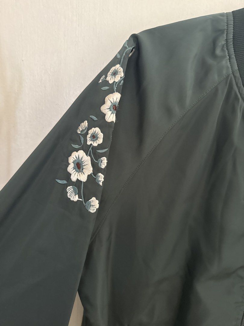 Bobson Embroidered Jacket (Category: Coats, Jackets and Outerwear) located in Los Banos. Submitted by declutterbycee (Listing ID 1459732804, Image 3). Description: .