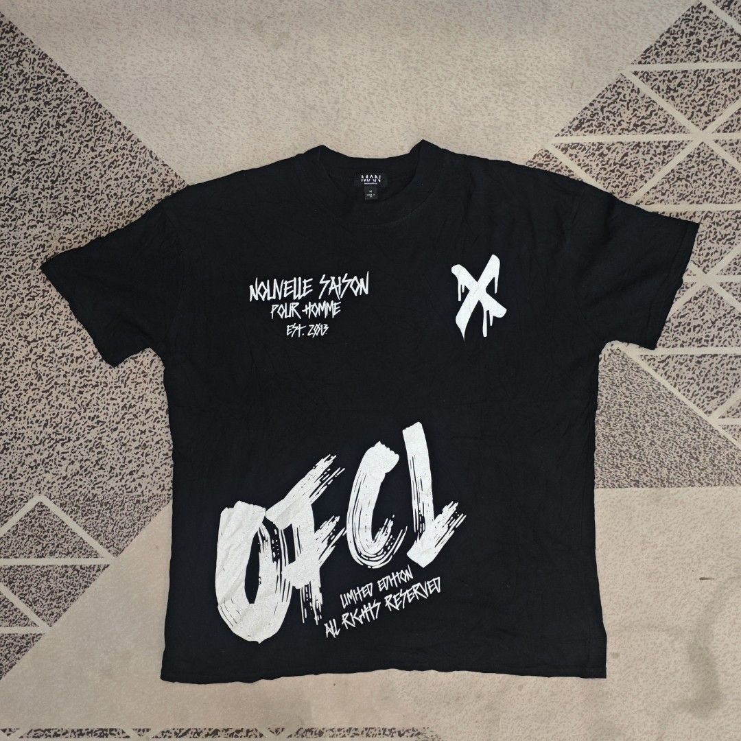 boohooMAN Black Graphic Shirt (Category: Tshirts & Polo Shirts ) located in Tanay. Submitted by polothriftedit (Listing ID 1459846017, Image 1). Description: No issue Excellent condition Color rate: 10/10 Oversized fit No loose stitches, no distressing dimes: width: 25.5" length: 29.5" no return, no exchange, no refund [ pwede tumawad kahit walang kasalanan ].