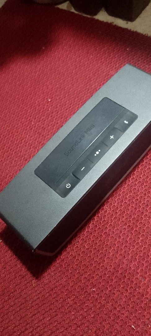 Bose SoundLink mini (Category: Soundbars, Speakers & Amplifiers) located in San Fernando. Submitted by xxgoswallowaknifexx (Listing ID 1459848041, Image 2). Description: Bose SoundLink mini slightly use good condition DM me to purchased.