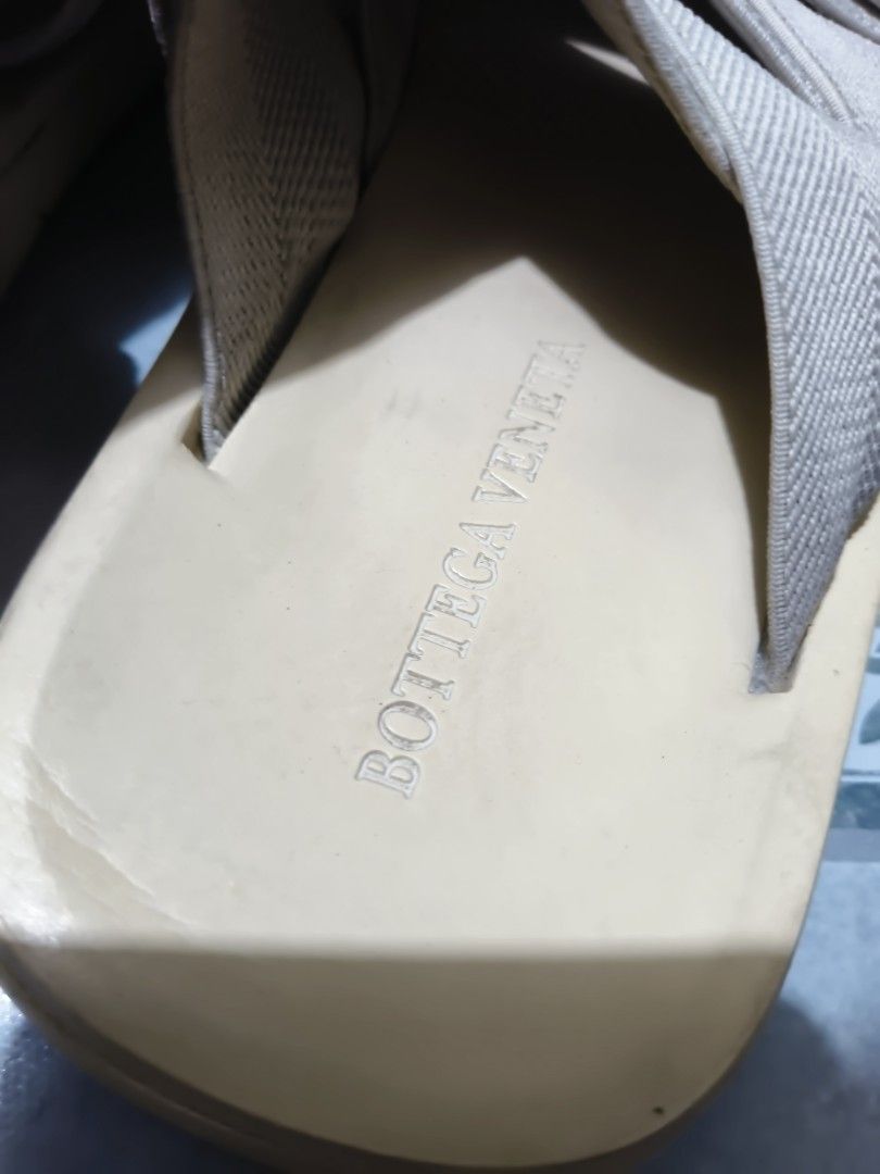 Bottega Veneta (Category: Sneakers & Footwear) located in Mandaue City. Submitted by prekfinds (Listing ID 1459824333, Image 3). Description: Bottega Veneta Plat Mules Intreccio elastic slides Excellentcondition Size:8-8.5Us, 25Cm Minimal heel drag No major flaws.