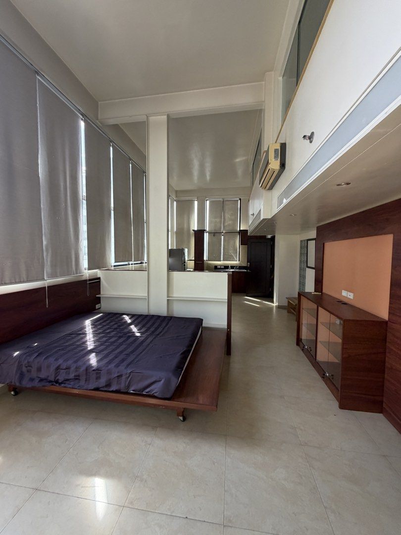 Boutique Hotel in Makati (Category: Commercial) located in Taguig. Submitted by brokerhanstaneo_09178038728 (Listing ID 1459744325, Image 3). Description: Buolding i Makati City. Near Shopwise, Mapua U. LA - 354 m2 with an 8-sty bldg with basement, currently used as a boutique hotel with 40 rooms and a penthouse suite and a party/events deck. FA - 2,500 m2. Monthly income is P1.5M. Asking price: P367M..