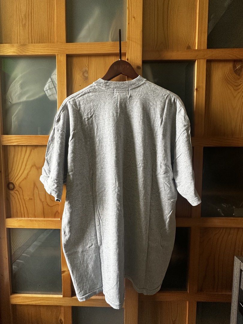BOW WOW basic tee （分類：T-shirt、恤衫、有領衫）位於 Hong Kong。 由 with.hoo.yinnn 提交（商品編號 1459752275，圖片 2）。簡介： BOW WOW Basic Tee -Made in 🇯🇵 -Grey -Size XL -SF到付/面交。
