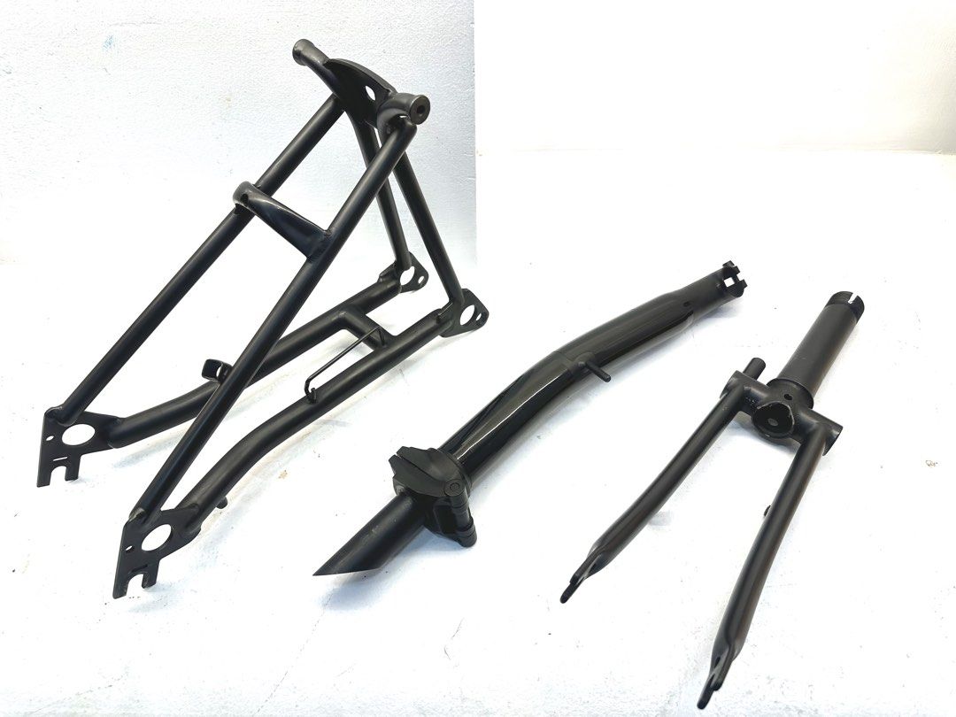 Brompton Titanium Extremities Set (Category: Bicycles) located in Manila. Submitted by martjakear22333 (Listing ID 1459696363, Image 1). Description: For Sale! Brompton Titanium Extremities Set Color: Charcoal Black Includes: Brompton Triangle (past version) Titanium Brompton Fork Titanium Brompton M Stem Titanium -brought at coolstuff 168 rfs: change of plan meet up: Ayala Malls Cloverleaf, SM Sangandaan Caloocan, SM Grand Central Contact no. 09