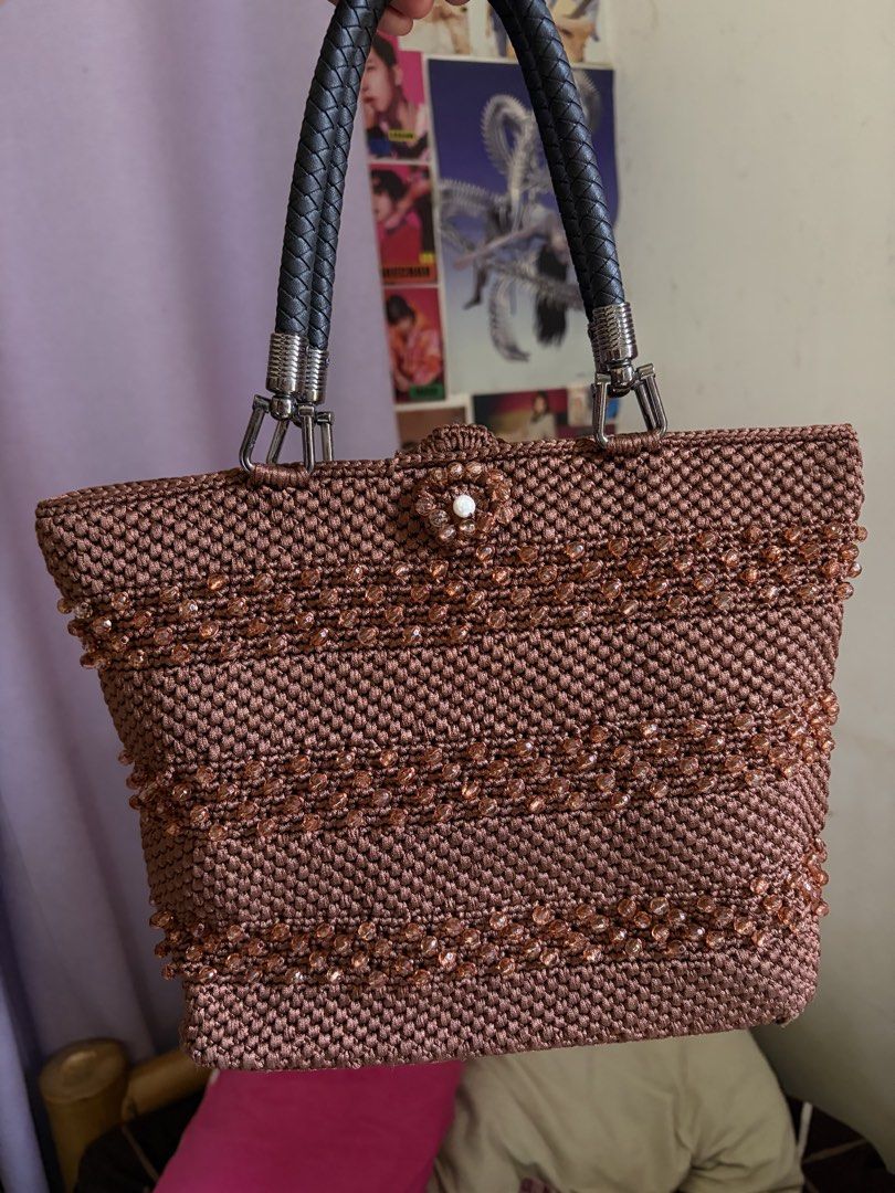 brown beaded woven bag y2k cute (Category: Purses & Pouches) located in Digos. Submitted by m__rth4 (Listing ID 1459714103, Image 3). Description: honest issue: handle is a bit sticky.