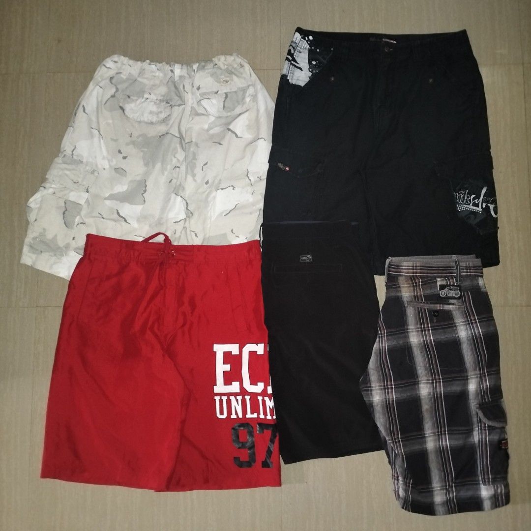 Bundle of 5 Men's Shorts - Ecko, Cargo, Plaid (Category: Shorts) located in Manila. Submitted by ghst.thrift (Listing ID 1459817566, Image 1). Description: aspack or split PM FOR DETAILS.