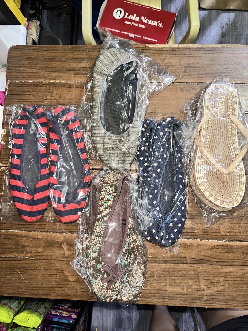 Bundle of 5 Pairs Flats and Flip-flops (Category: Flats & Sandals) located in Manila. Submitted by edgiedge (Listing ID 1459862841, Image 1). Description: - Bundle of 5 pairs of footwear - size 38 - Yes 5 pairs - for only ₱150 ₱150!!! ₱150!!! ₱150!!! 📍Tondo, Manila.