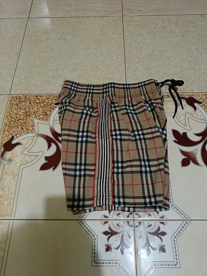 BURBERRY SIZE MEDIUM EXCELLENT CONDI 3 POCKET NO ISSUE (Category: Luxury Apparel) located in Legazpi City. Submitted by paul-galvez420. (Listing ID 1459696979, Image 2). Description: BURBERRY SIZE MEDIUM 3 POCKET EXCELLENT CONDITION NO ISSUE COLORRATE 9.8/10 ABOVE THE KNEE PRICE 1K.