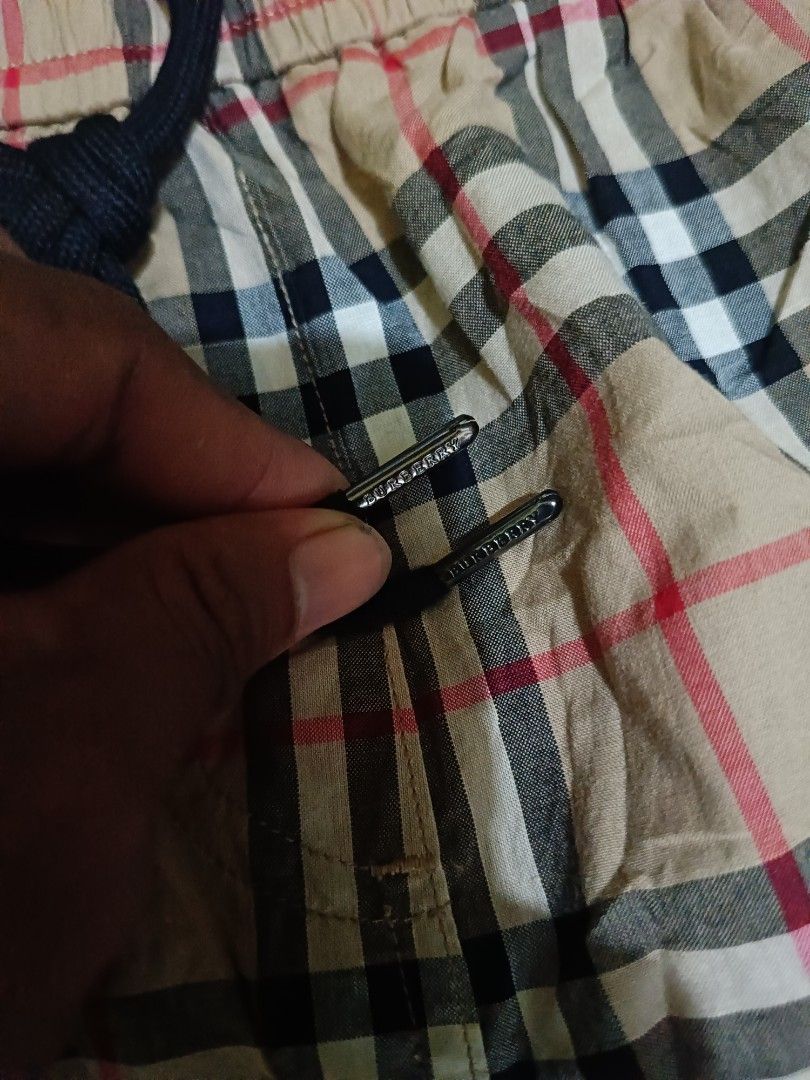 BURBERRY SIZE MEDIUM EXCELLENT CONDI 3 POCKET NO ISSUE (Category: Luxury Apparel) located in Legazpi City. Submitted by paul-galvez420. (Listing ID 1459696979, Image 3). Description: BURBERRY SIZE MEDIUM 3 POCKET EXCELLENT CONDITION NO ISSUE COLORRATE 9.8/10 ABOVE THE KNEE PRICE 1K.