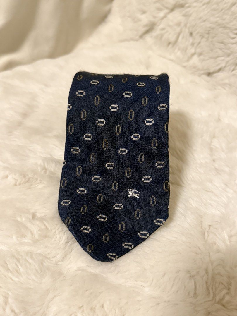 Burberry Wool Silk Neck Tie (Category: Luxury Accessories) located in Cavite. Submitted by _solidolo (Listing ID 1459823666, Image 1). Description: Without flaw.