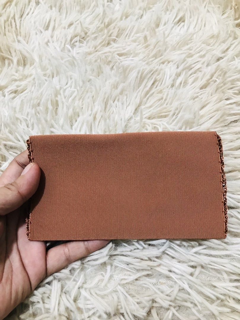 CARDHOLDER (Category: Wallets & Card holders) located in Gamu. Submitted by 2022bagsbunny (Listing ID 1459709621, Image 3). Description: .