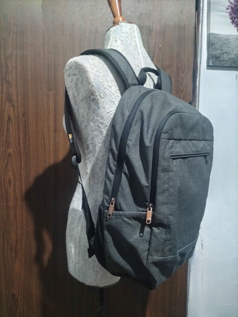 Case Logic Dark Grey Laptop Backpack / School & Work Bag (Category: Backpacks) located in Batangas. Submitted by dinafrago (Listing ID 1459820948, Image 2). Description: Brand: Case Logic Color: Dark Grey Origin: Bought in Canada 🇨🇦 (Made in Vietnam) Product Description: Authentic Case Logic backpack in a versatile dark grey heather finish. Perfect for school, work, commuting, or daily travel. Features: Laptop Sleeve: Dedicated interior padded 