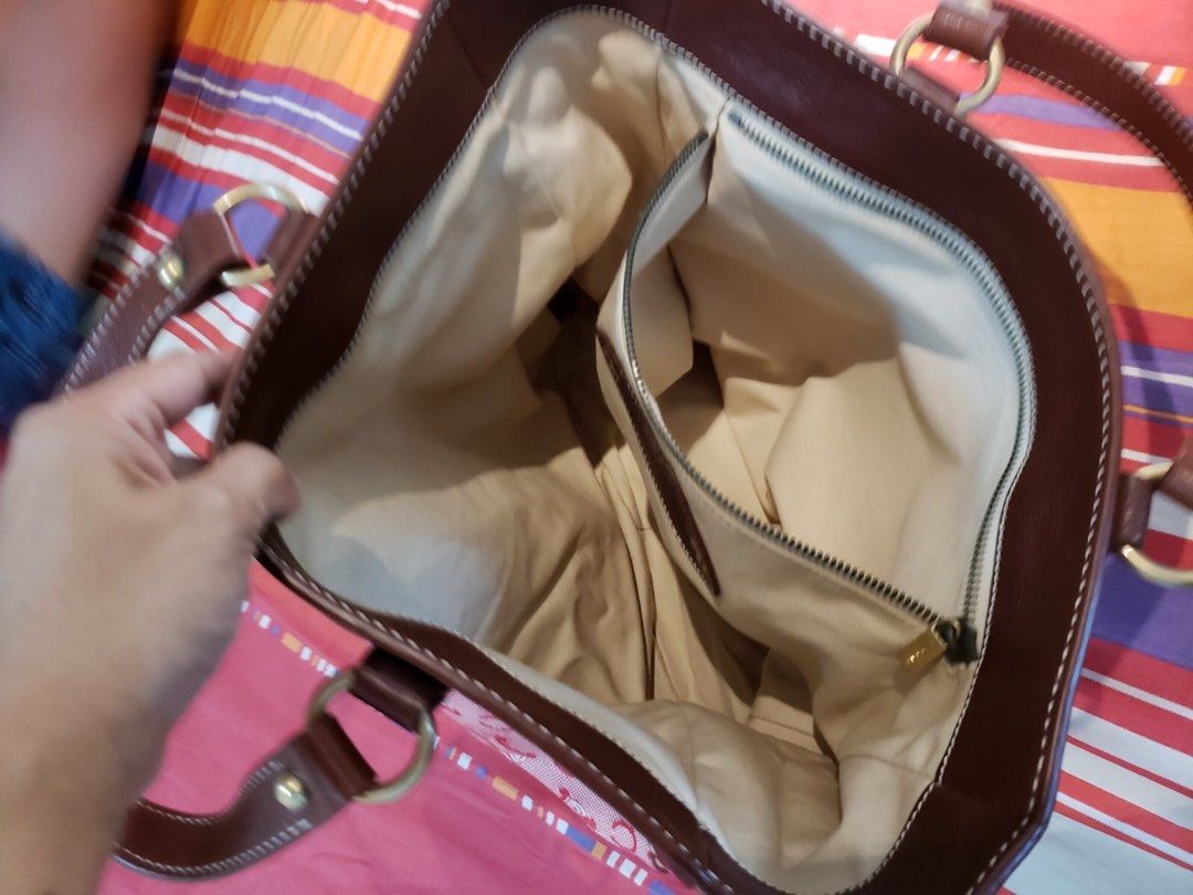 Celine tote bag (Category: Luxury Bags & Wallets) located in Rizal. Submitted by collectionslove (Listing ID 1459745898, Image 3). Description: Authentic From japan With dustbag.