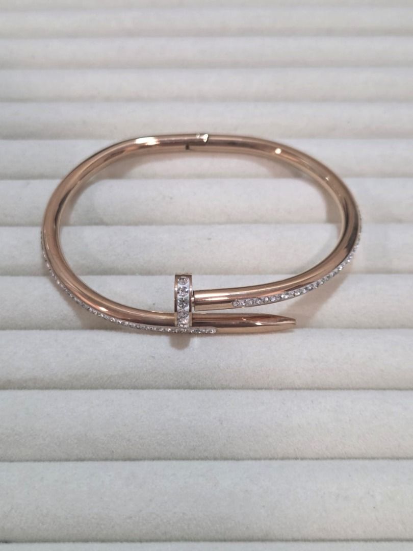 Celovis Bangle (Category: Bracelets) located in Nusajaya. Submitted by luna.ing667 (Listing ID 1459725607, Image 3). Description: .