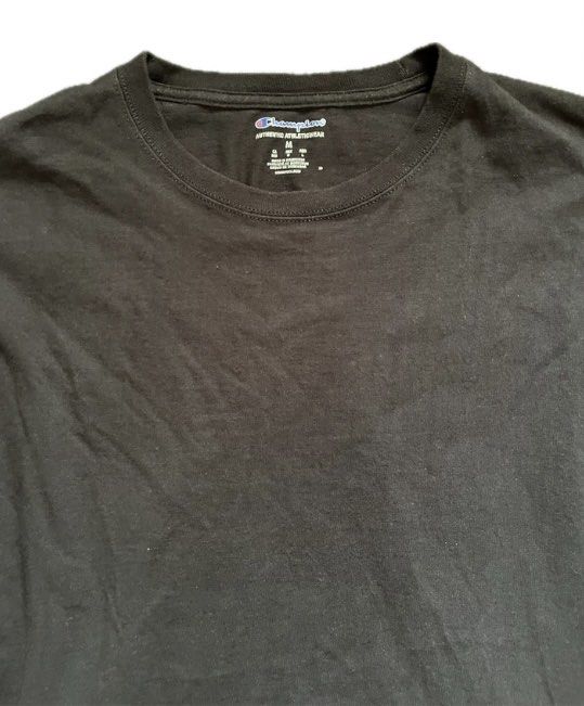 Champion Black T-Shirt (Category: Tshirts & Polo Shirts ) located in Manila. Submitted by 7.pts (Listing ID 1459786137, Image 2). Description: - Good Condition - Classic black Champion t-shirt - Small Champion logo detail on the sleeve - Color Rate: 8.5/10 Note: Color may vary due to lightings. 📩 Kindly message for more details..