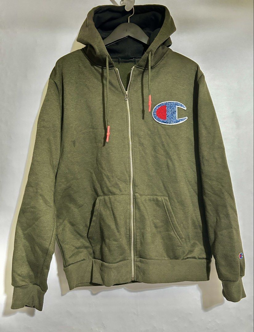 Champion Fleece jacket (Category: Coats, Jackets and Outerwear) located in Manila. Submitted by cjcastillo (Listing ID 1459696094, Image 1). Description: Ch@mpion Fleece Jacket Fleece cotton dimes: 23x28 size: M-L good as new big patch Logo 500 last price taguig, pasay, manila areas grab/lalamove available.