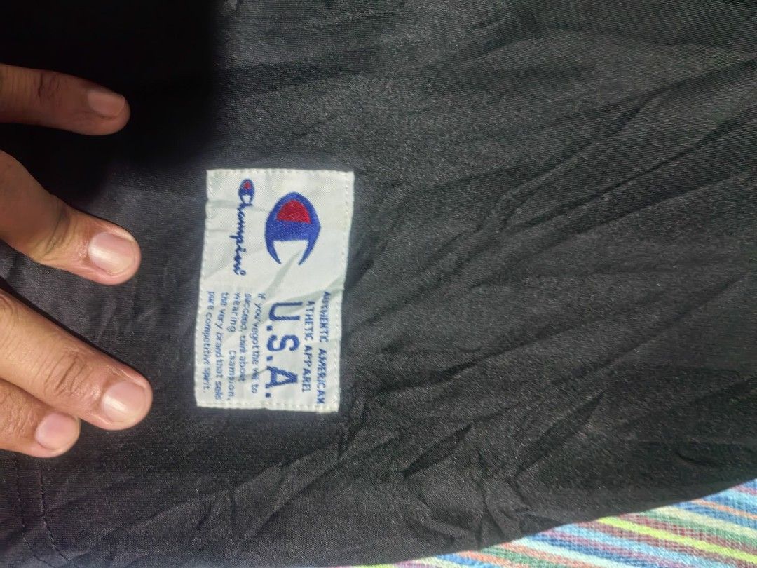 Champion reversible sando (Category: Activewear) located in Vinzons. Submitted by kspabico07187 (Listing ID 1459845137, Image 3). Description: Excellent condition No issue L-28.5 W-21.5.