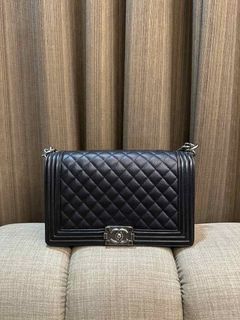 (Category: ) located in . Submitted by heiresslovecloset (Listing ID 1459796697, Image 1). Description: .