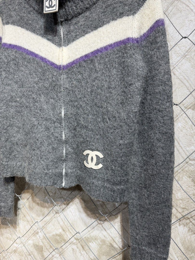 Chanel Fuzzy Wool Zipped Sweater. (Category: Coats, Jackets and Outerwear) located in Manila. Submitted by ardobe.mnl (Listing ID 1459840218, Image 3). Description: Chanel Fuzzy Wool Zipped Sweater. Size: Medium - Women’s Dimes: 18x20.5 Condition: Excellent Flaw: None! Dm for inquiries! 🛒📥.
