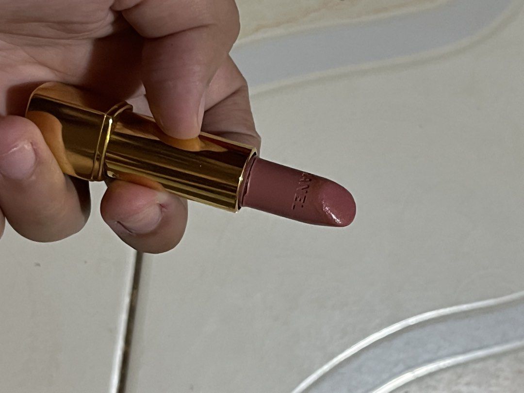 Chanel Rogue Allure Lipstick (Category: Makeup) located in Cabuyao City. Submitted by galemndza (Listing ID 1459852224, Image 3). Description: 999 + free ship Used a few times. Bought from Japan. Shade 23 - DISCRETE - can send a video on how it works - open for vc for legit checking - open for meetups from SM Calamba to SM Sta. Rosa (with additional fee for handling fee) - open for shipping via jnt (buyer will shoulder sf / gcash or gotyme mop) .