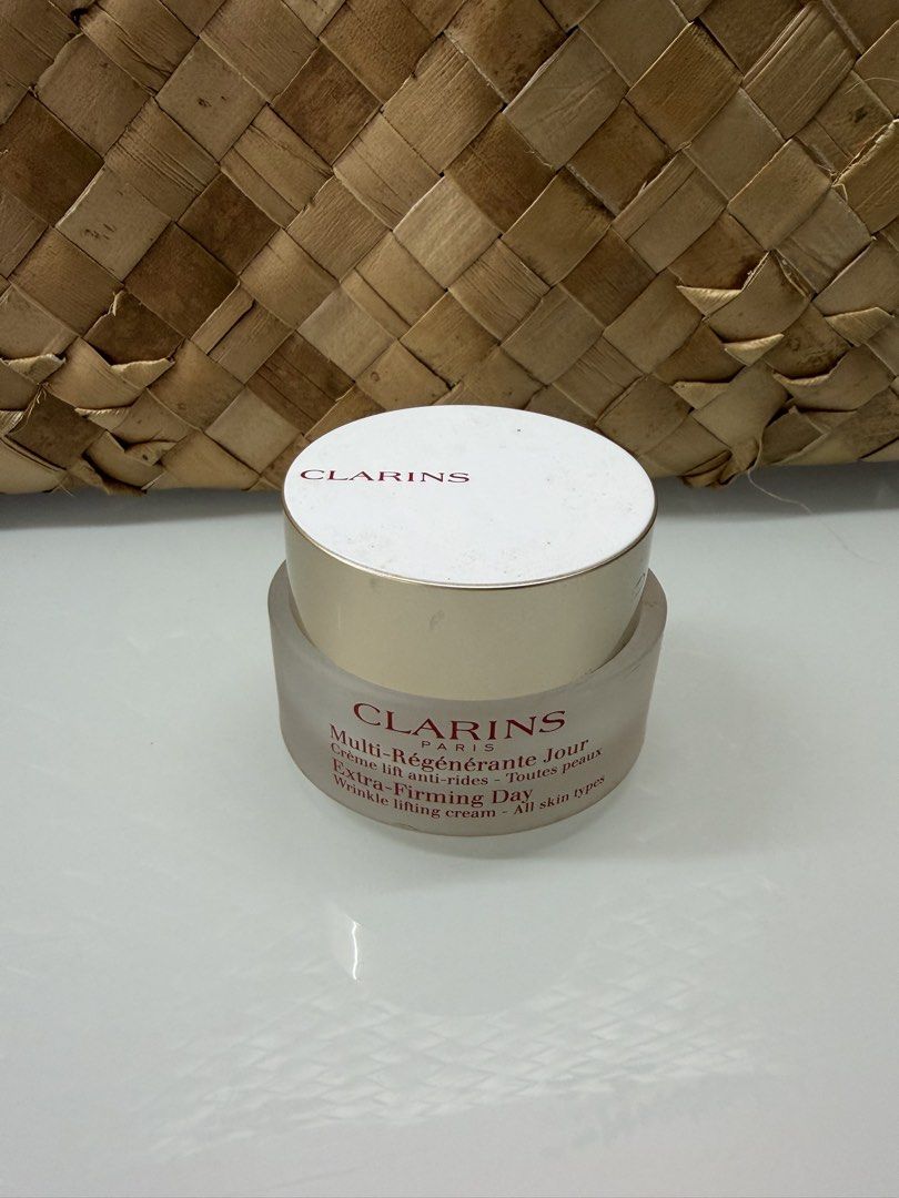 Clarins glass jar emtpy (Category: Face Care) located in Manila. Submitted by thebookclubz (Listing ID 1459749467, Image 1). Description: .
