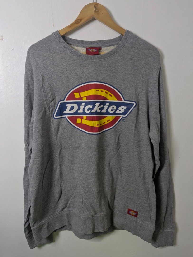 Classic Dickies Sweatshirt for Men - XL (Category: Coats, Jackets and Outerwear) located in Quezon City. Submitted by activefitforless (Listing ID 1459756136, Image 2). Description: All items are preloved / thrifted and may show normal signs of previous use. Any noticeable flaws will be disclosed whenever possible. Please check the actual item photos and measurements before purchasing. AI-generated model images are used for styling and fit refere