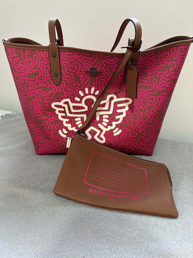 Coach Brown Bag (Category: Luxury Bags & Wallets) located in Imus. Submitted by justinelouis (Listing ID 1459792137, Image 2). Description: .