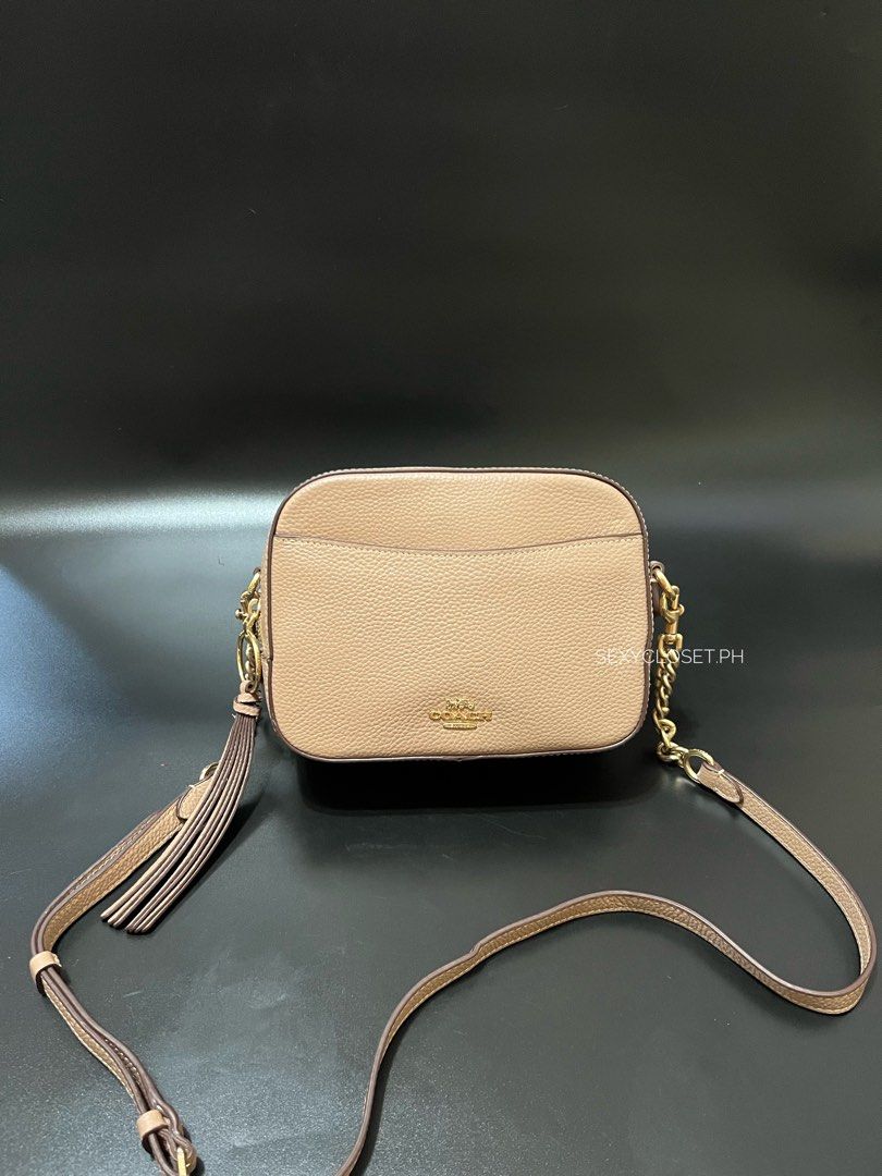 ‼️NA‼️Coach Camera Bag (Category: Luxury Bags & Wallets) located in Cebu City. Submitted by sexyclosetph2.0 (Listing ID 1459849659, Image 1). Description: Like new condition No issues Very nice in actual Clean inside and outside HK source Ykk zip with etiketa Very nice pa! .