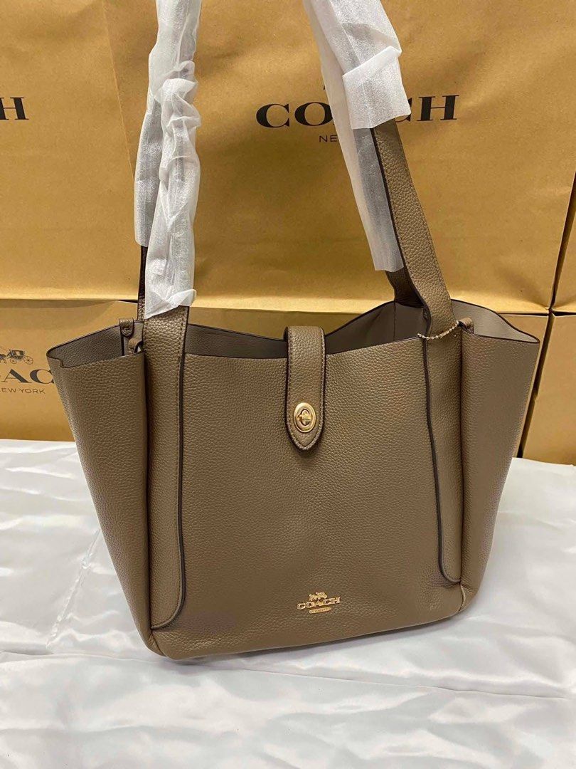 Coach Hadley Turnlock (Category: Shoulder Bags) located in Binan City. Submitted by pinkykeenshop (Listing ID 1459864713, Image 1). Description: .