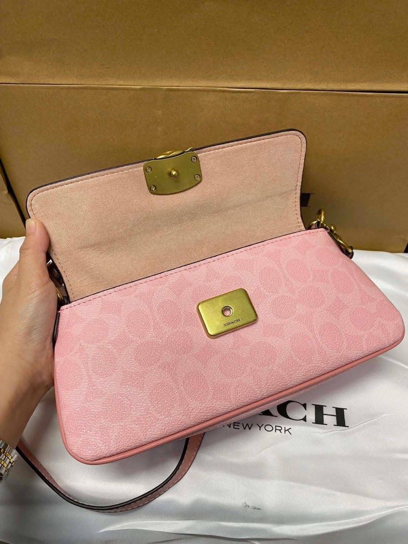 Coach Jet Shoulder Bag (Category: Shoulder Bags) located in Binan City. Submitted by pinkykeenshop (Listing ID 1459865511, Image 3). Description: .