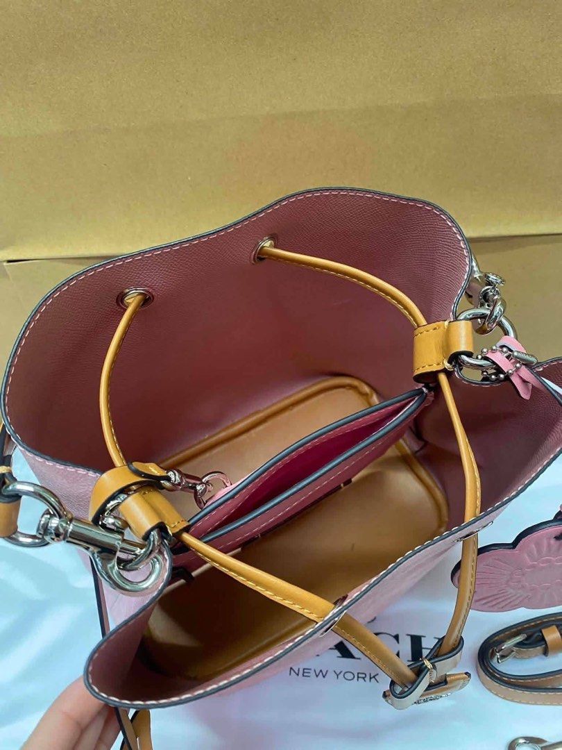 Coach Rowan Bucket (Category: Shoulder Bags) located in Binan City. Submitted by pinkykeenshop (Listing ID 1459870401, Image 3). Description: .