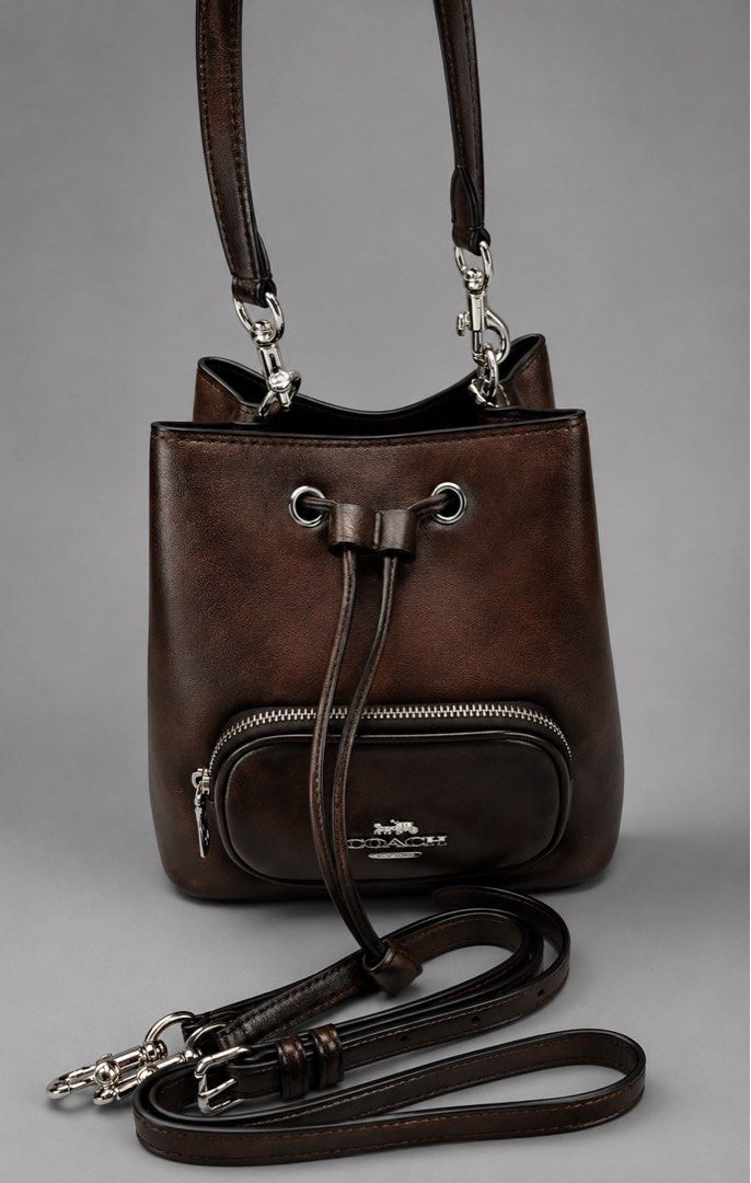 Coach Rowan Bucket Pocket (Category: Shoulder Bags) located in Binan City. Submitted by pinkykeenshop (Listing ID 1459774043, Image 1). Description: .