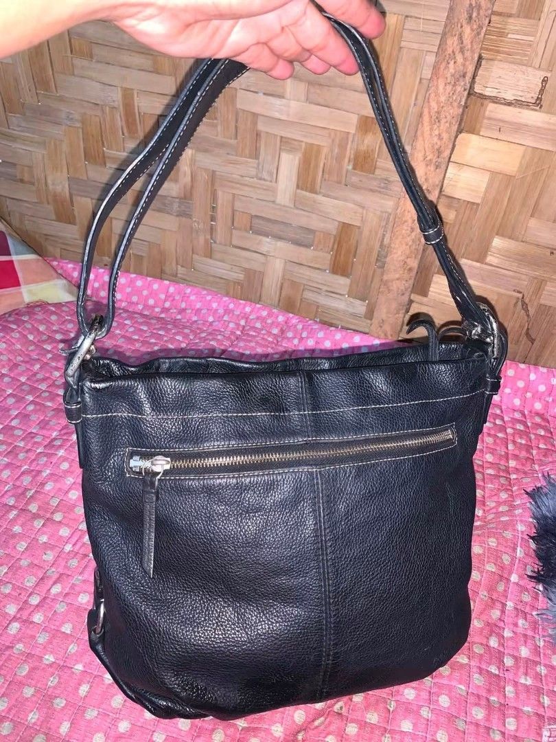 coach signature (Category: Luxury Bags & Wallets) located in Panabo. Submitted by albasinser75897 (Listing ID 1459705743, Image 3). Description: .