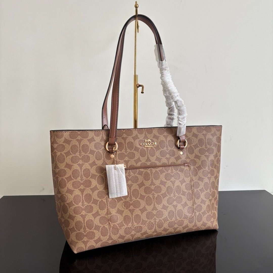 Coach Station Tote Bag （分類：Tote Bags）位於 Hong Kong。 由 keen-336 提交（商品編號 1459754409，圖片 2）。簡介： 。
