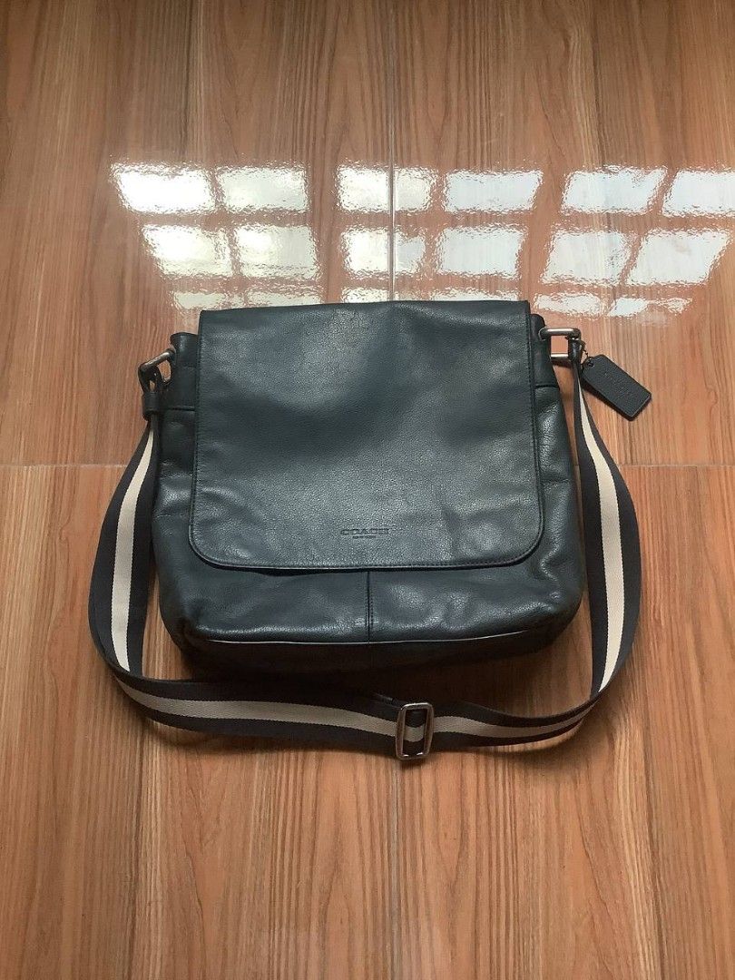 Coach Sullivan Messenger Bag (Category: Sling Bags) located in Canaman. Submitted by stayhypethrifted (Listing ID 1459830731, Image 1). Description: .