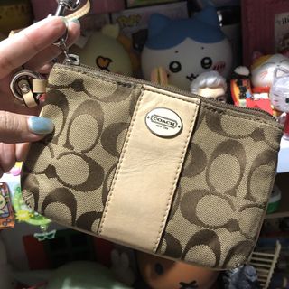 (Category: ) located in . Submitted by kitsune.treasures (Listing ID 1459734493, Image 1). Description: .