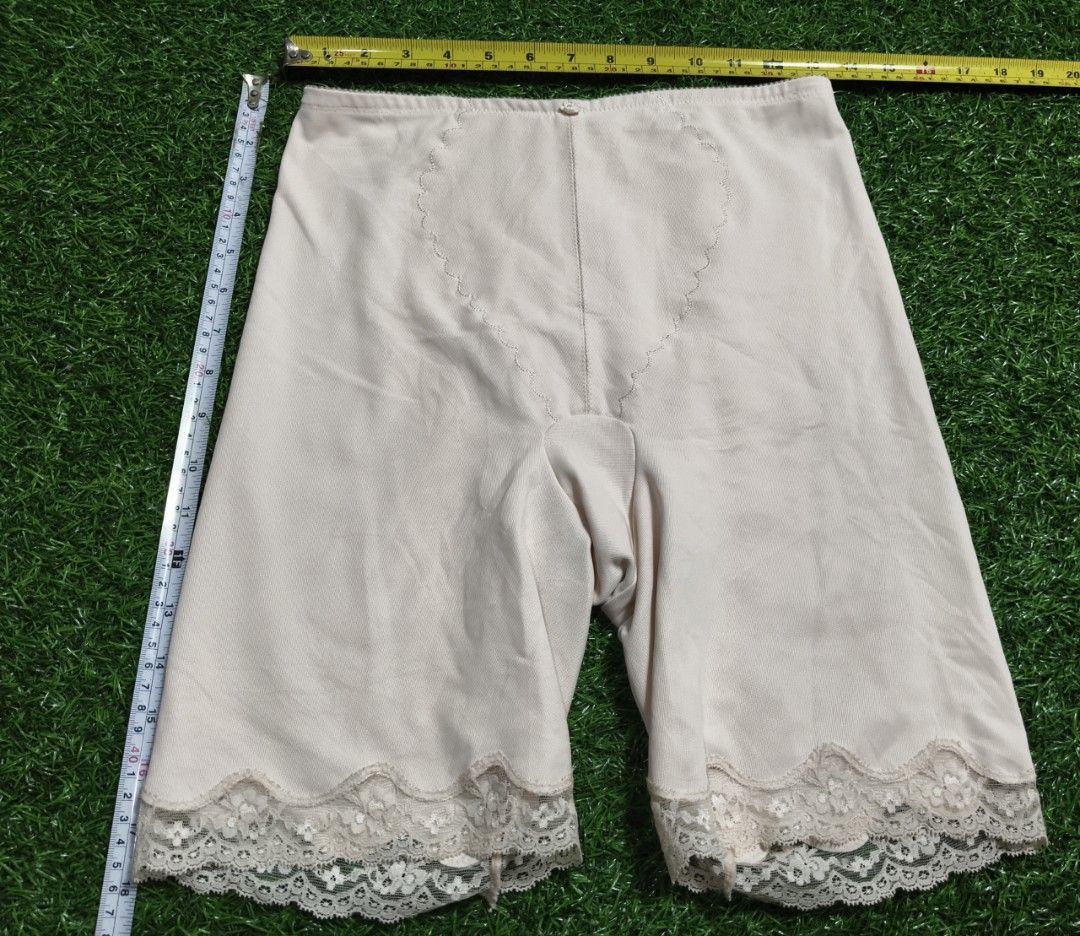 Code : 1269 (Category: New Undergarments & Loungewear) located in Sungai Buloh. Submitted by Zirahh.BndleNightware (Listing ID 1459846631, Image 1). Description: 9/10.