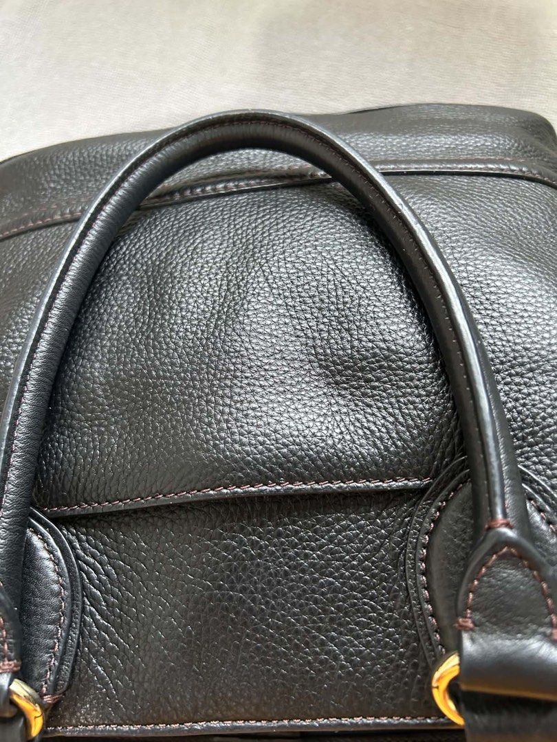 Cole Haan (Category: Luxury Bags & Wallets) located in Imus. Submitted by justinelouis (Listing ID 1459791185, Image 3). Description: .