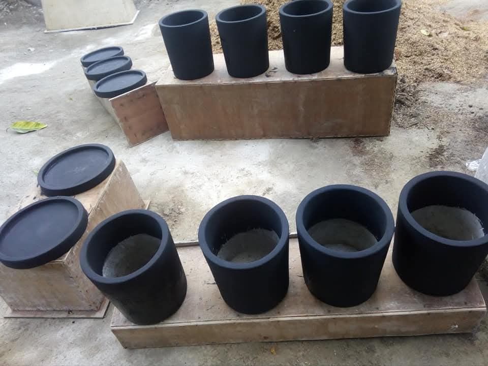 Concrete Pots Planters For Your Garden (Category: Coffee & Tea Tableware) located in Manila. Submitted by lorioalexi45697 (Listing ID 1459722093, Image 1). Description: Conrete Planters for your gardem.