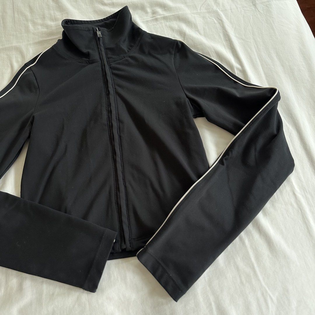 Cotton On Black Workout Jacket XS (Category: Activewear) located in San Juan City. Submitted by keep.it.clean (Listing ID 1459811806, Image 2). Description: .