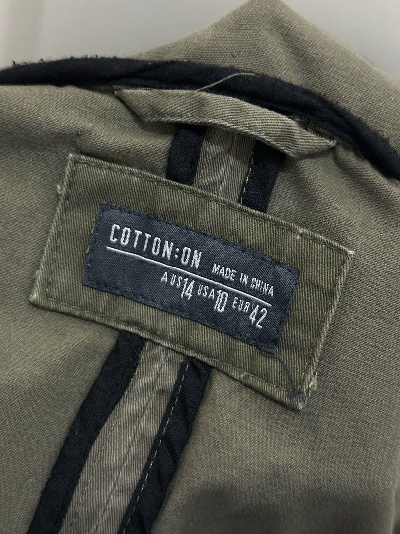 Cotton On Khaki Green Hooded Jacket • Medium-Large (Category: Coats, Jackets and Outerwear) located in Rizal. Submitted by thrifteyeph (Listing ID 1459776948, Image 3). Description: - as is, where is - can be unisex, not body-hugging.