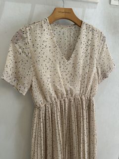 (Category: ) located in . Submitted by preloved7722 (Listing ID 1459773685, Image 1). Description: .
