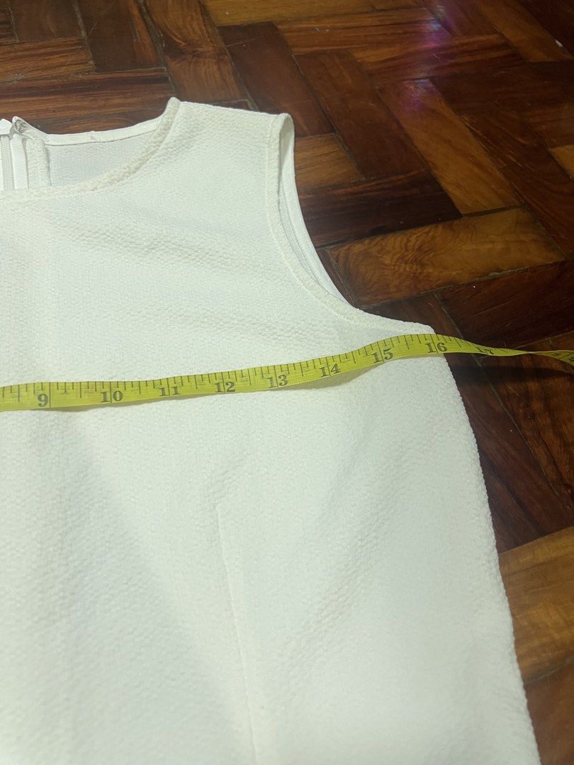 Crepe Formal White Top (Category: Others Tops) located in Quezon City. Submitted by chloe_declutter (Listing ID 1459767452, Image 3). Description: Open to pickup/j&t delivery Cubao QC location Still available 9/26 Code: Teal Box.